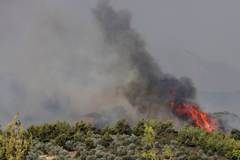 Obří požáry kvůli vedru v Řecku (červenec 2022)