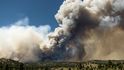 Na západě Spojených států a Kanady pokračuje vlna veder, kvůli níž na mnoha místech vznikají požáry