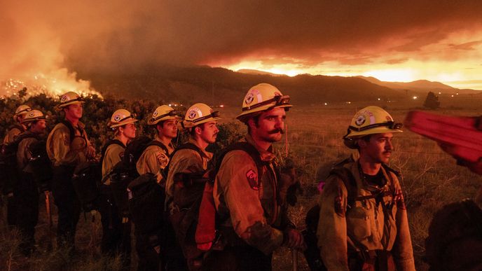 Kalifornské úřady kvůli šíření plamenů uzavřely přes 500 kilometrů čtverečních z místních lesů