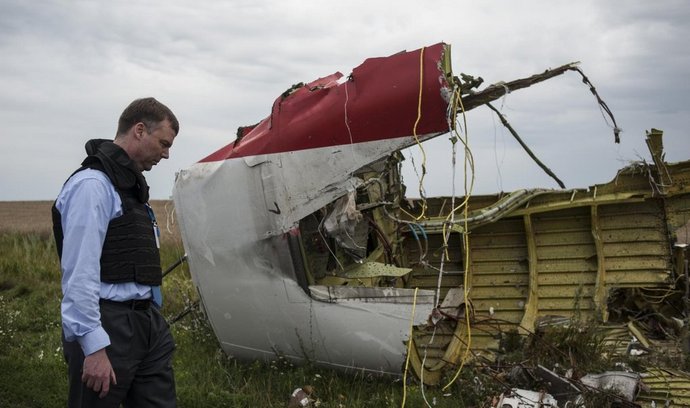 Pozorovatel OBSE u trosek malajsijského letadlo na východě Ukrajiny