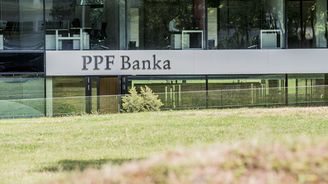 PPF banka loni zvýšila čistý zisk. Kvůli válce omezuje činnost v Rusku