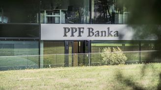 PPF Bance klesl loni zisk o polovinu na 1,13 miliardy korun