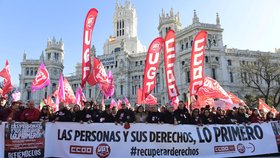 V prosinci lidé v Madridu protestovali proti chudobě a nezaměstnanosti.