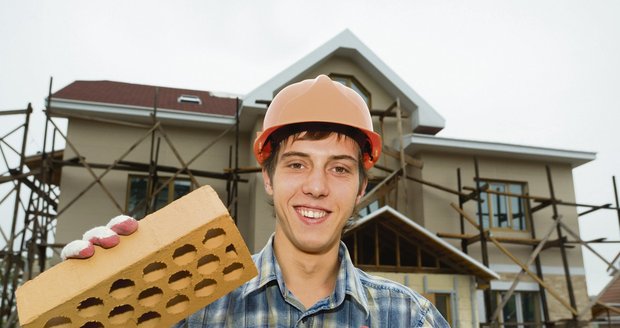 Stavební dělník může trpět poškozením kloubů z vibrací.
