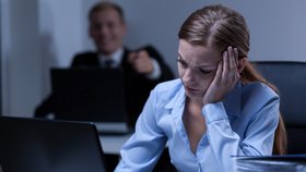 Špatní šéfové: Tahle čtyři znamení šikanují ženy v práci