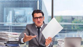 Spory s kolegy, facka na pracovišti či výmluvy šéfů: Jak se porvat s problémy v práci?