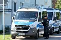 Chlapečka (†4) rozdrtila před zraky rodiny brána: Vylomila se z pantů a spadla na něj