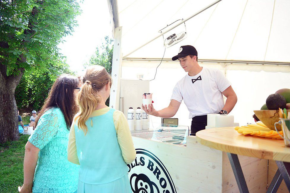 Prague Food Festival nabízí možnost ochutnat jídla z 22 vyhlášených restaurací.