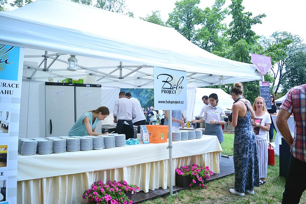 Prague Food Festival nabízí možnost ochutnat jídla z 22 vyhlášených restaurací.