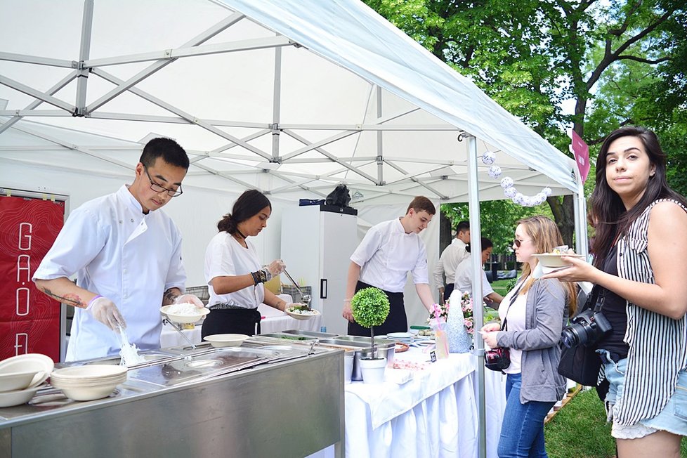 Prague Food Festival nabízí možnost ochutnat jídla z 22 vyhlášených restaurací.