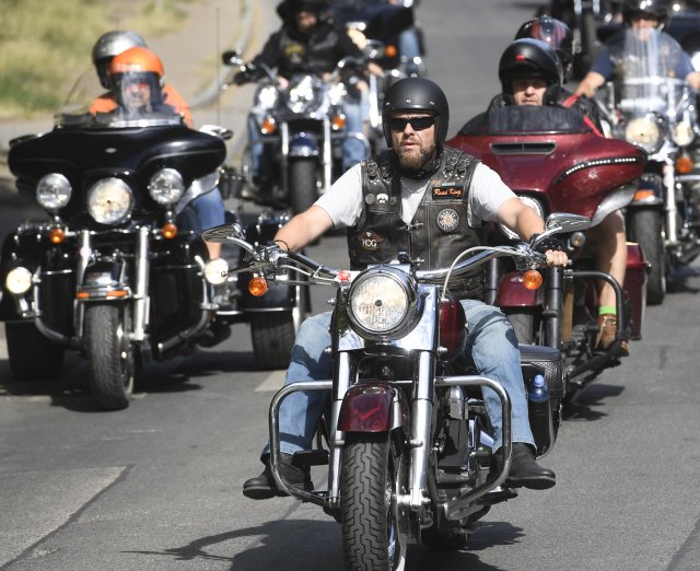 6. červenec 2019: Prahou projelo defilé tisíce motorkářů na burácivých strojích Harley-Davidson.