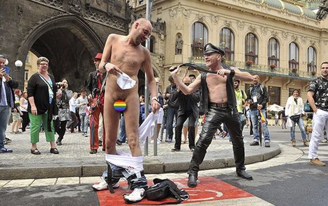 Tahle scéna z Prague Pride rozpálila i ty, kteří dosud průvod ani nezaregistrovali.