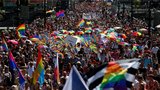 200 akcí, desetitisíce lidí i posílená bezpečnostní opatření: Začíná duhový festival Prague Pride