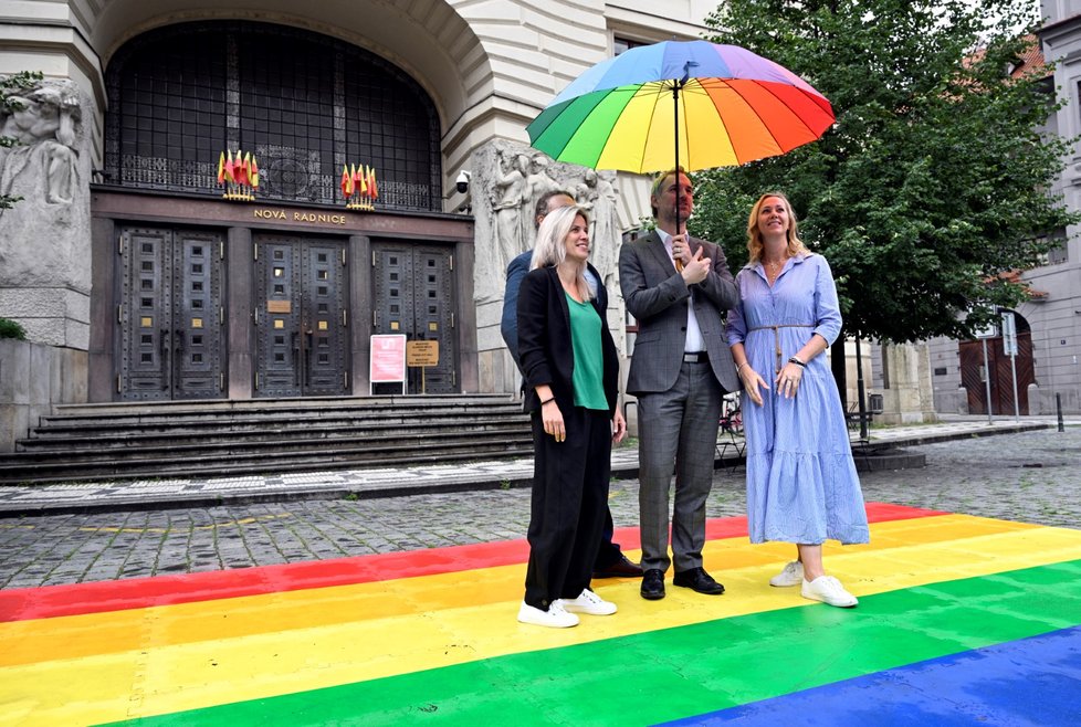 Začal Prague Pride, duhový festival podpořil magistrát i Praha 1