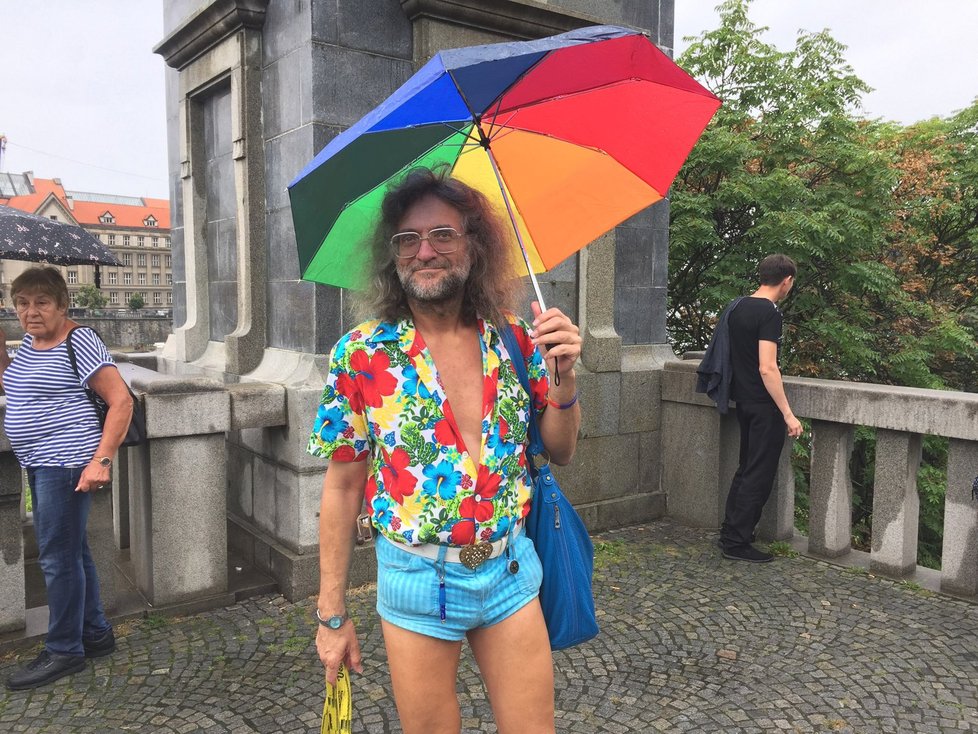 Vladimír (60) přijel do Prahy z Bratislavy na Prague Pride 2019
