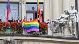 Spor ve Spojených silách kvůli Prague Pride: Jsem rád, že vlajku nikdo od nás nevyvěšoval, řekl Wolf. Proč Hlubuček chyběl?