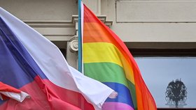 Kritika magistrátu od organizátorů Prague Pride: Ve městě chybí duhové vlajky. Podpora je nulová. Primátor to odmítá 