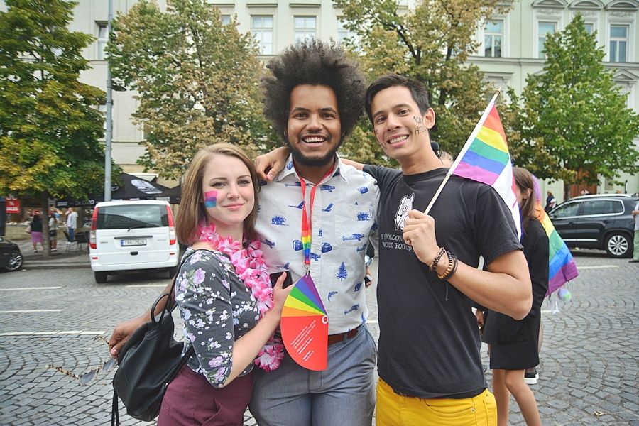 Prague Pride letos přilákalo ještě víc lidí. V průvodu jich bylo okolo 35 tisíc