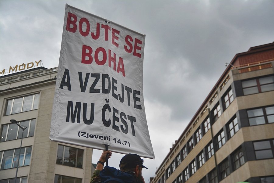 Prague Pride letos přilákalo ještě víc lidí. V průvodu jich bylo okolo 35 tisíc.