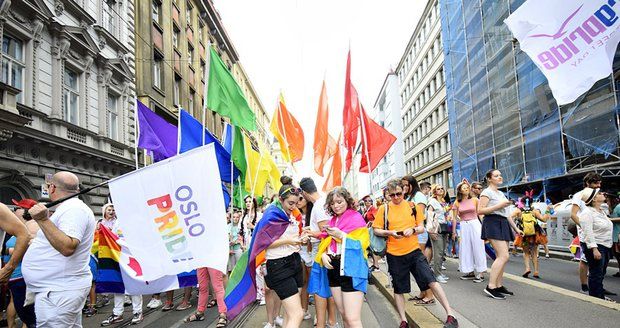 Prague Pride podeváté: Duhový festival připomene počátky aktivismu LGBT, nabídne program i pro starší