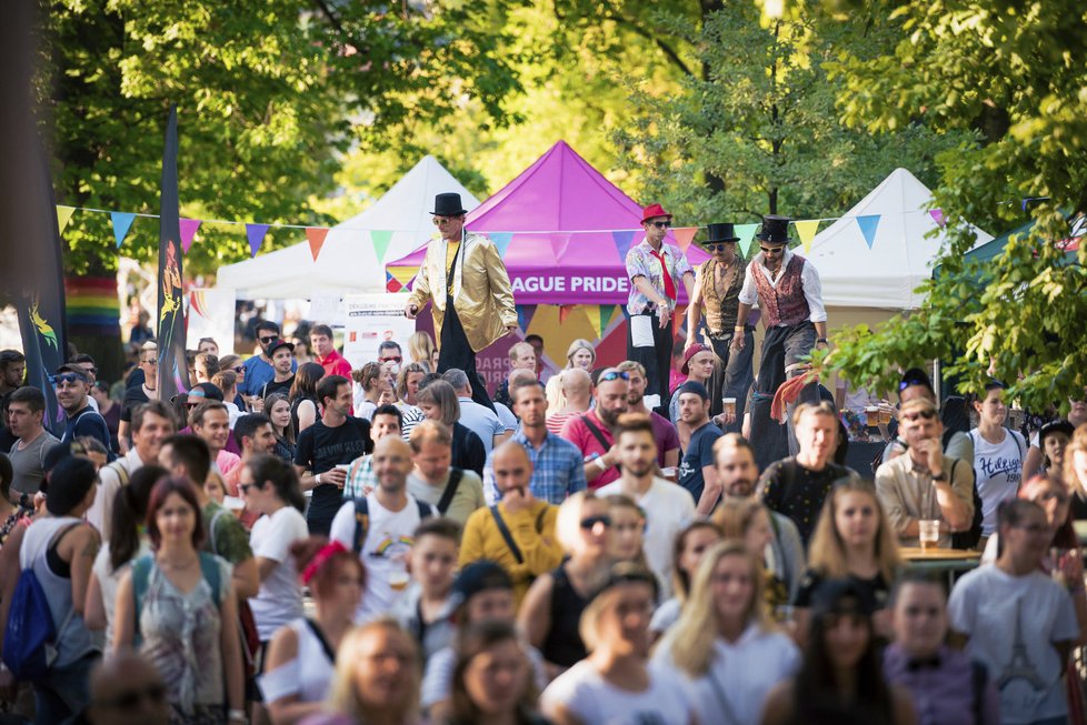 Zahajovací koncert Prague Pride na Střeleckém ostrově.