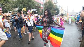 Praha pod duhovou vlajkou. Prague Pride otevře problematiku homosexuálů na Ukrajině i v Bělorusku