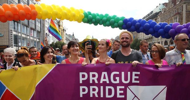 „Neřešme, kdo co kam strká.“ Prague Pride bude letos o lásce, nabídne 130 akcí