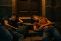 Chlapci (12) spali ve dvě ráno na ulici v centru Prahy! Byli na útěku, našli je strážníci