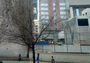 Praha 1 pronajala dětské hřiště u základní školy stavební firmě. Opoziční zastupitele to rozlítilo
