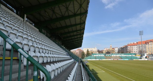 Prahou založená Pražská developerská společnost (PDS) začne připravovat architektonické soutěže na rekonstrukci vršovického stadionu Ďolíček a stavby bytového domu a sportovní haly v jeho okolí. 