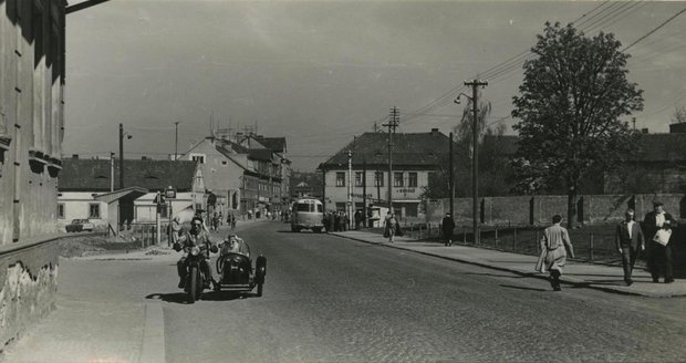 Severní část dnešního Obchodního náměstí v Modřanech, rok 1962.