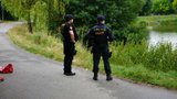 Mrtvý u rybníka ve Stodůlkách: Policie případ prošetřuje