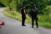 Mrtvý u rybníka ve Stodůlkách: Policie případ prošetřuje