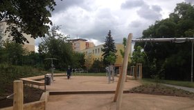 Kavárna, odpočinkové místo i nové schodiště. Park Židovské pece na Žižkově čekají úpravy