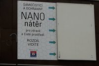 Žižkov testuje speciální nátěr na fasády: Likviduje bakterie, viry i plísně