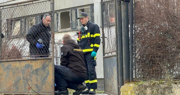 Po požáru v domě v Praze 4 našli mrtvolu. (13. ledna 2023)