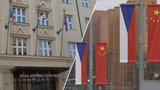 Praha 6 vrací úder za rudé čínské vlajky: Pověsí na radnici tibetskou