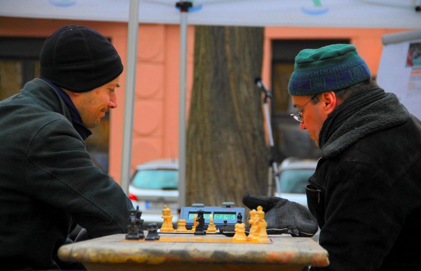 První šachový turnaj na sedmičce