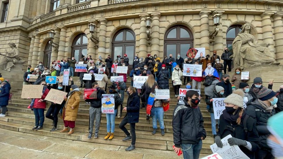 Protest proti zadržení opozičního předáka Alexeje Navalného v Moskvě, Praha 23. ledna 2021.