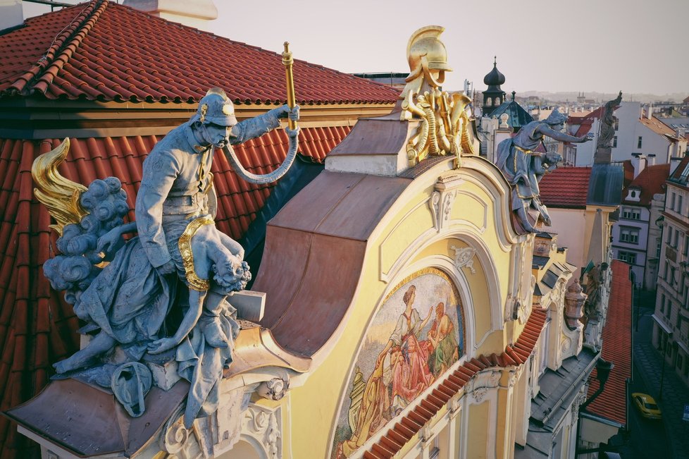 Fotograf Amos Chapple z Nového Zélandu nafotil Prahu z nezvyklé perspektivy.