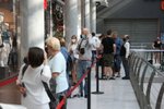 Otevření očkovacího centra pro lidi bez registrace v obchodním centru na Smíchově. (19. července 2021)
