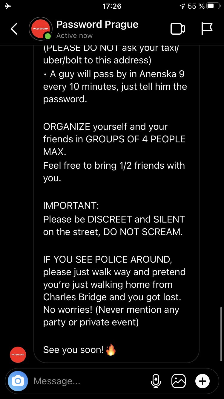 Posty, profily a zprávy na instagramu, přes něž organizátoři svolávali lidi na tajné párty v Praze.