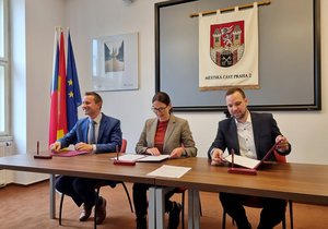 Podpis koaliční smlouvy na radnici Prahy 2. (27. září 2022)