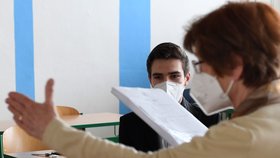 Na Gymnáziu Arabská v Praze začaly 24. května 2021 státní maturitní testy.