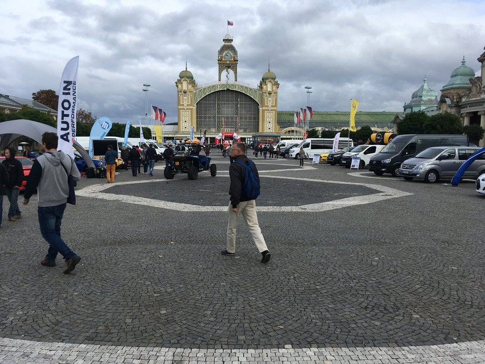 Výstava Autoshow Praha v pražských Holešovicích.