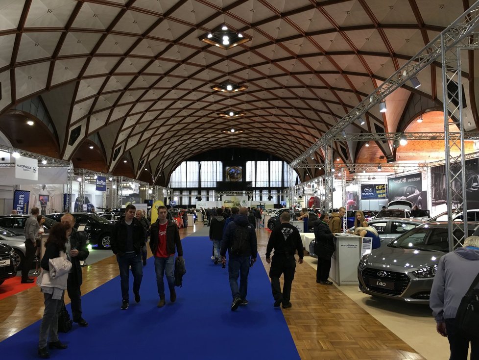 Výstava Autoshow Praha v pražských Holešovicích.