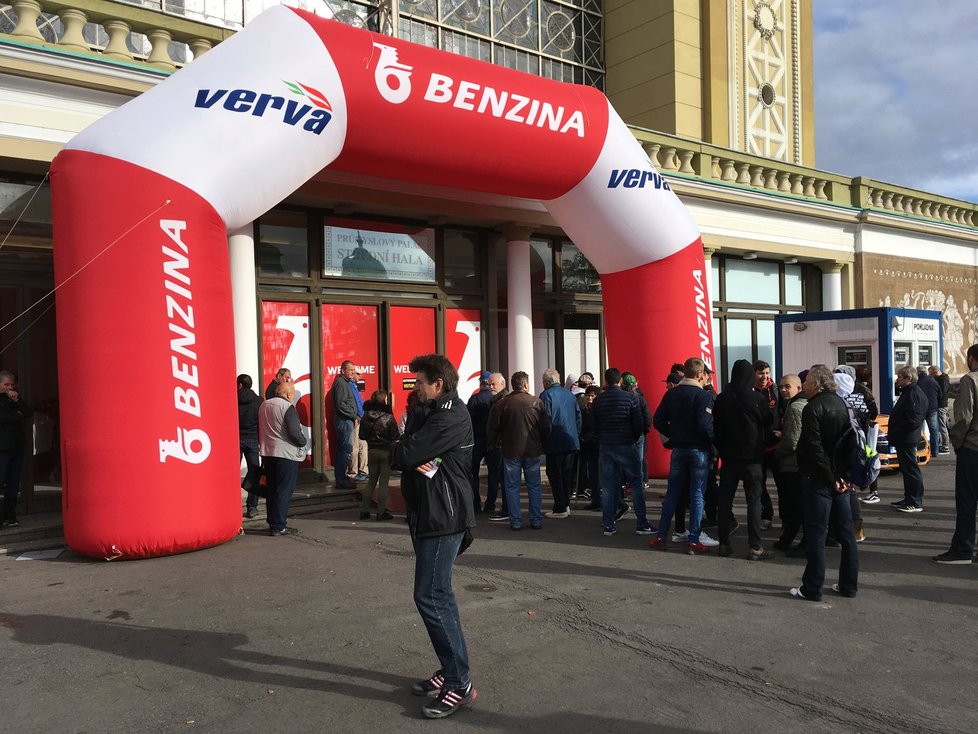 Výstava Autoshow Praha v pražských Holešovicích.