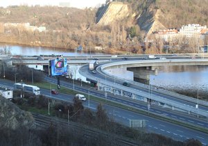 Sjezd z Barrandovského mostu na Modřanskou bude mít o jeden pruh navíc