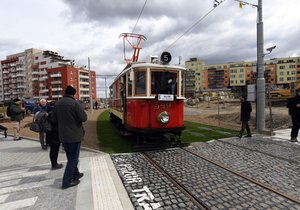 Slavnostní zahájení provozu na nové tramvajové trati Sídliště Barrandov - Holyně, 8. dubna 2022, Praha.