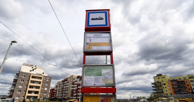 Slavnostní zahájení provozu na nové tramvajové trati Sídliště Barrandov - Holyně, 8. dubna 2022, Praha.